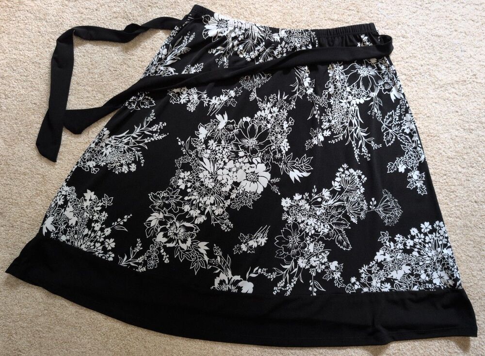 Briggs New York Skirt L Black Floral Print Stretch w/Belt Large Elastic Waist